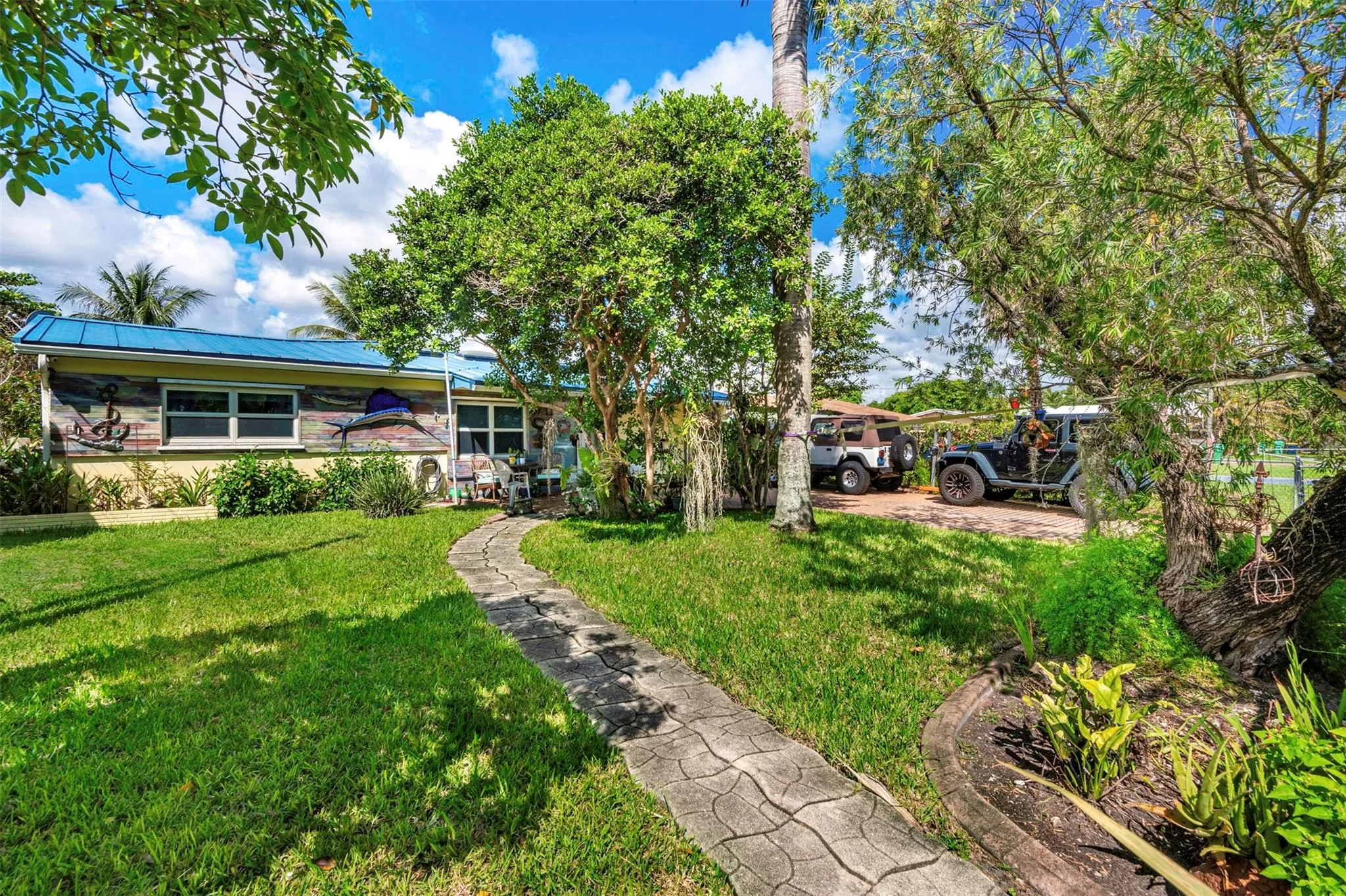 4717 SW 35th Ave