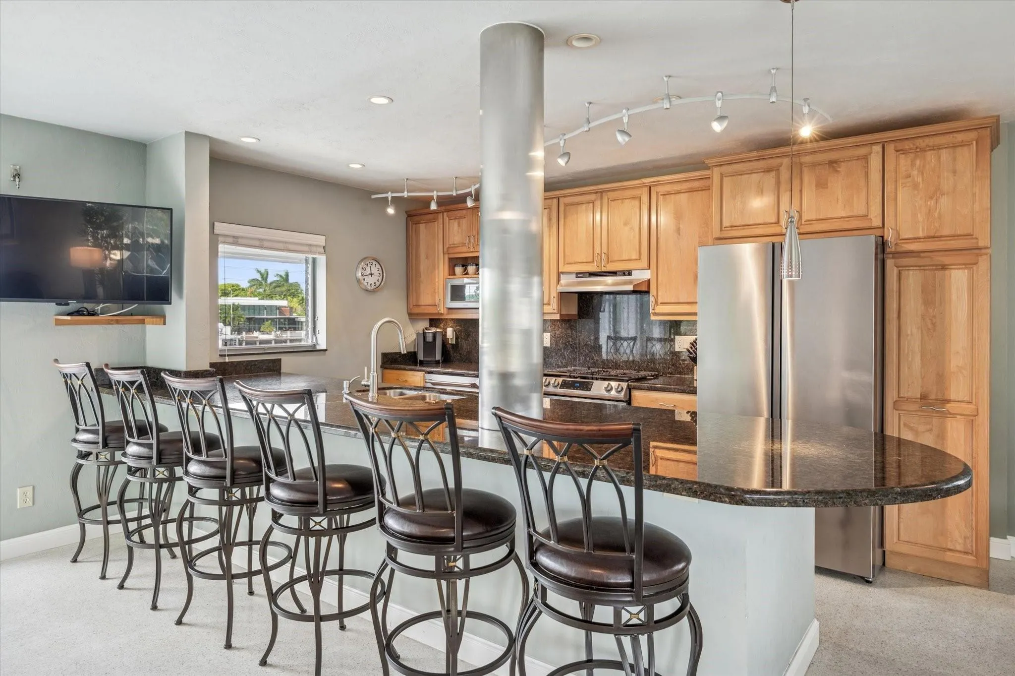 561 Bayshore Dr, #1