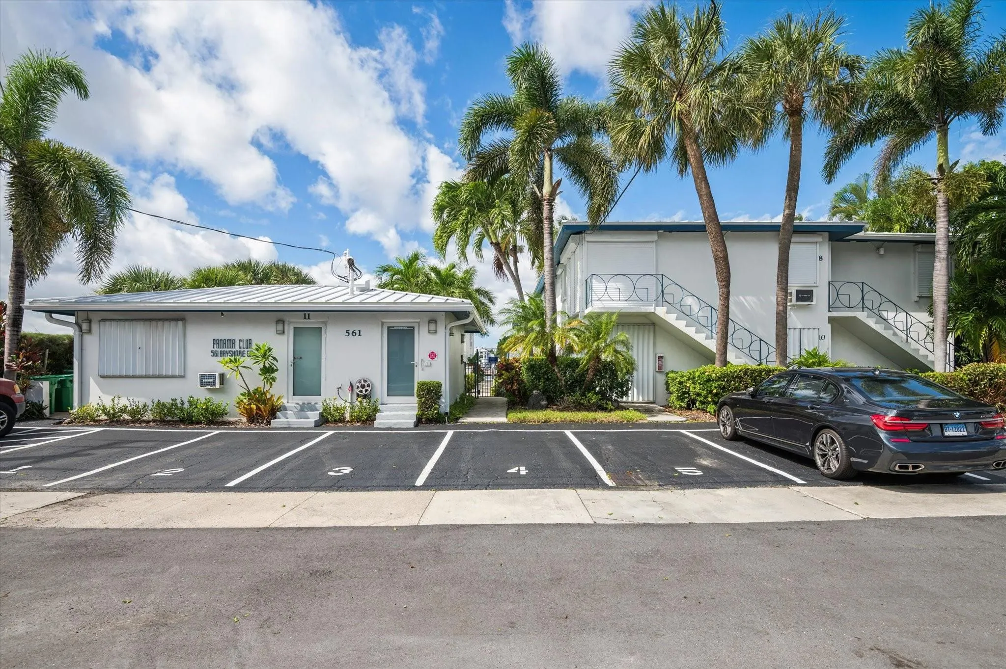 561 Bayshore Dr, #1