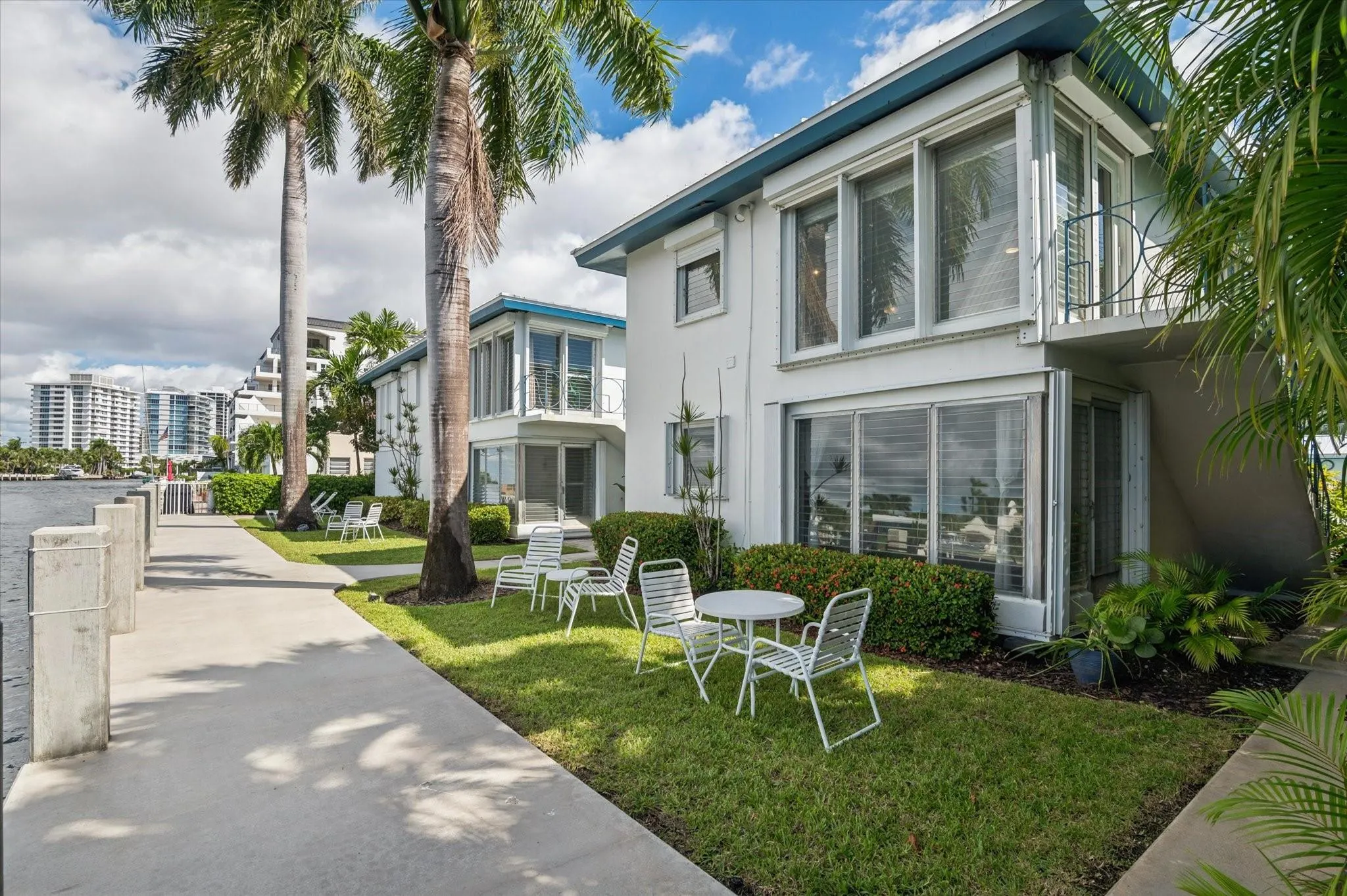 561 Bayshore Dr, #1