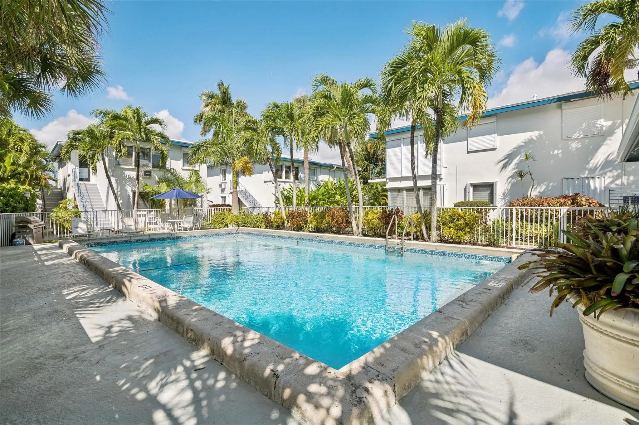 561 Bayshore Dr, #1