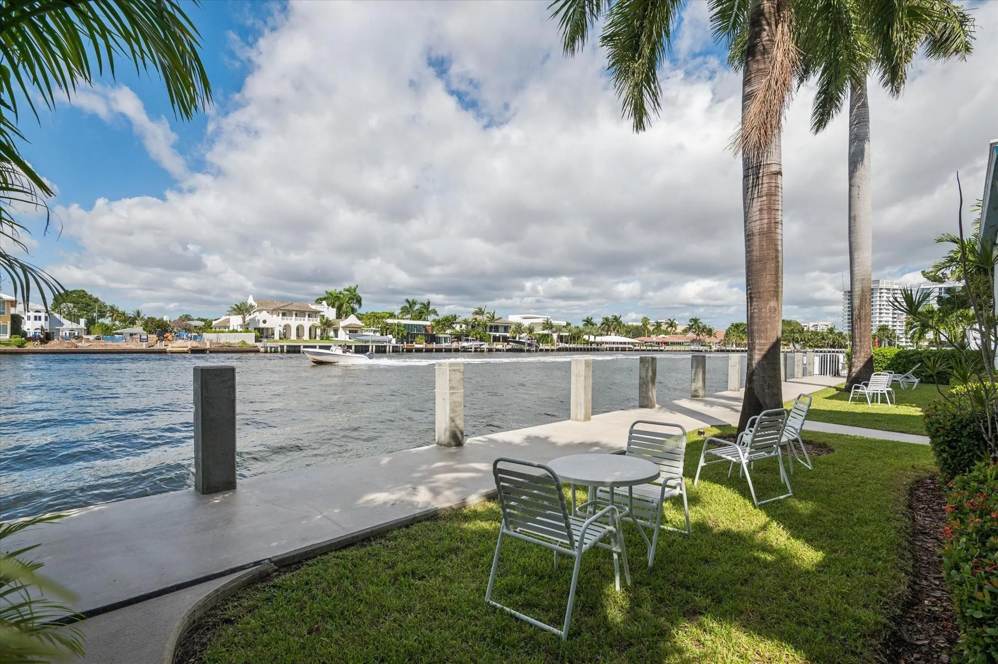 561 Bayshore Dr, #1