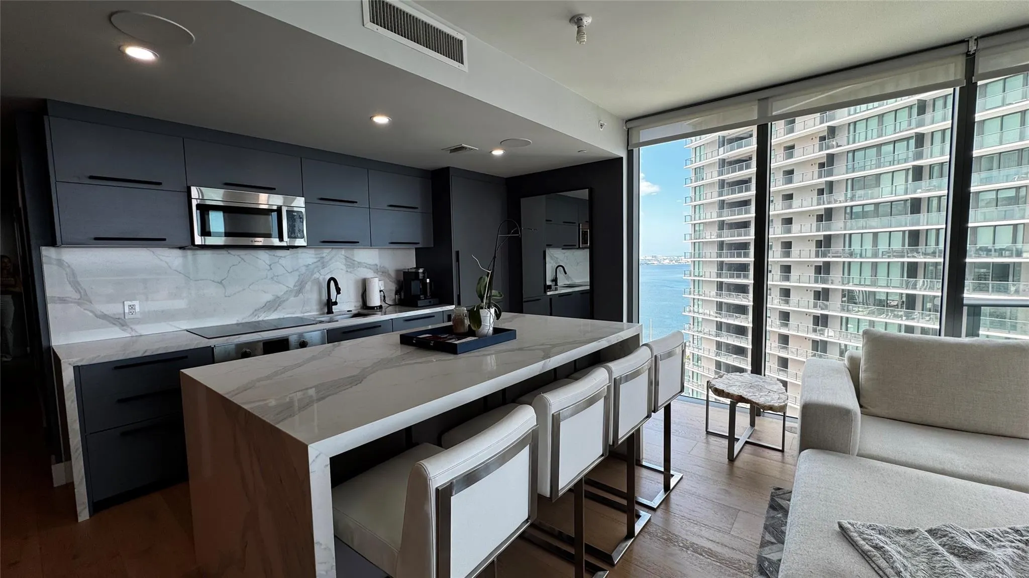 650 NE 32ND ST, #4307