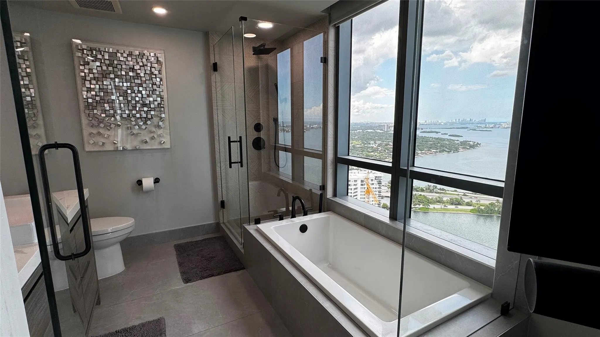 650 NE 32ND ST, #4307