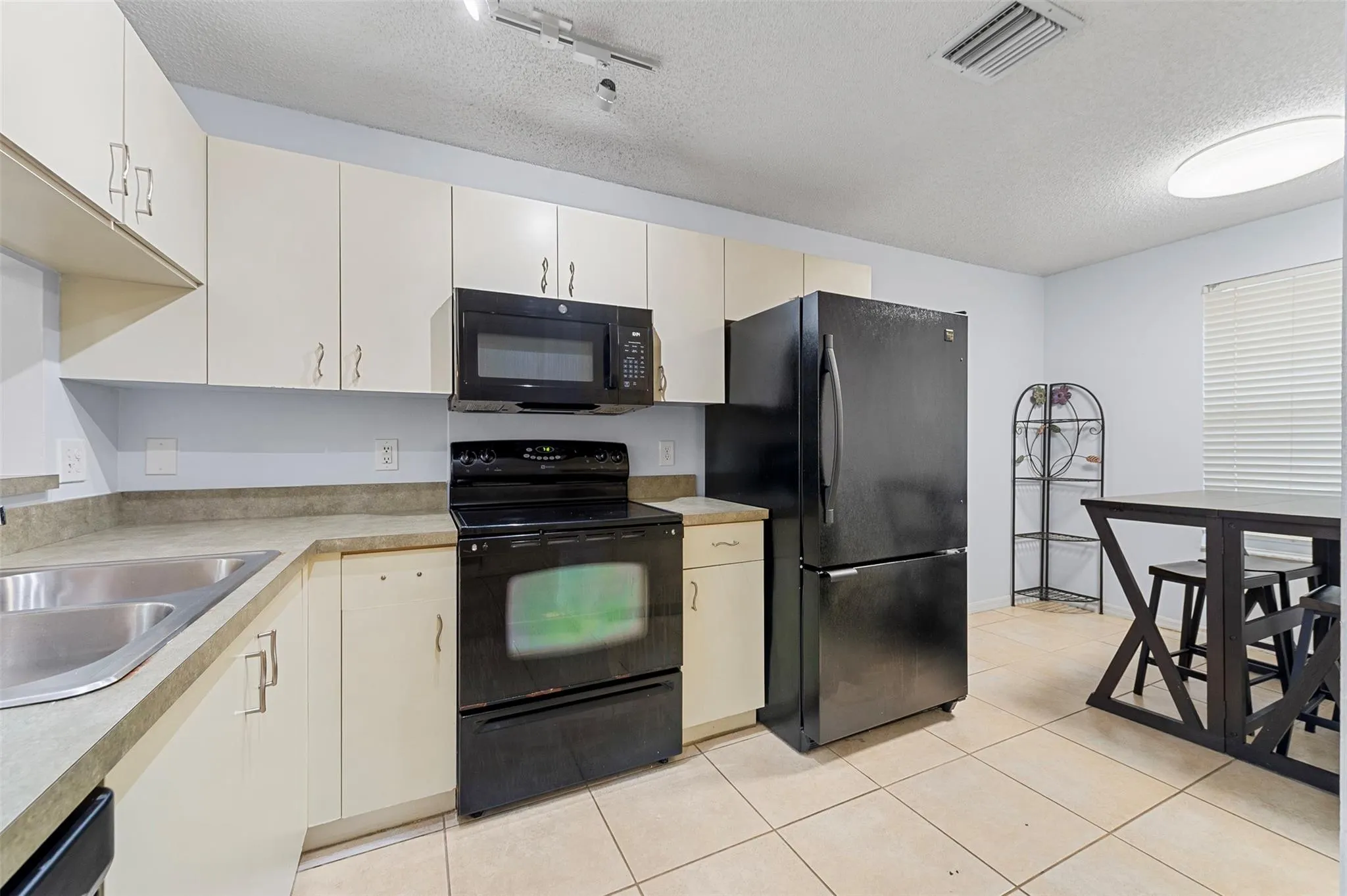 7602 Pinewalk Dr, #154