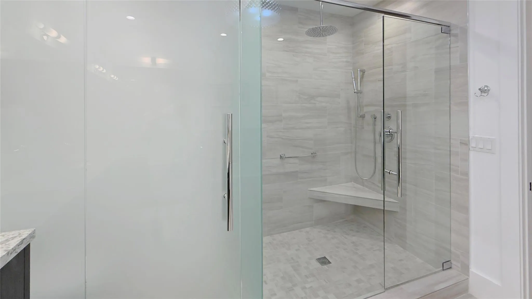 2770 NE 14th St, #303