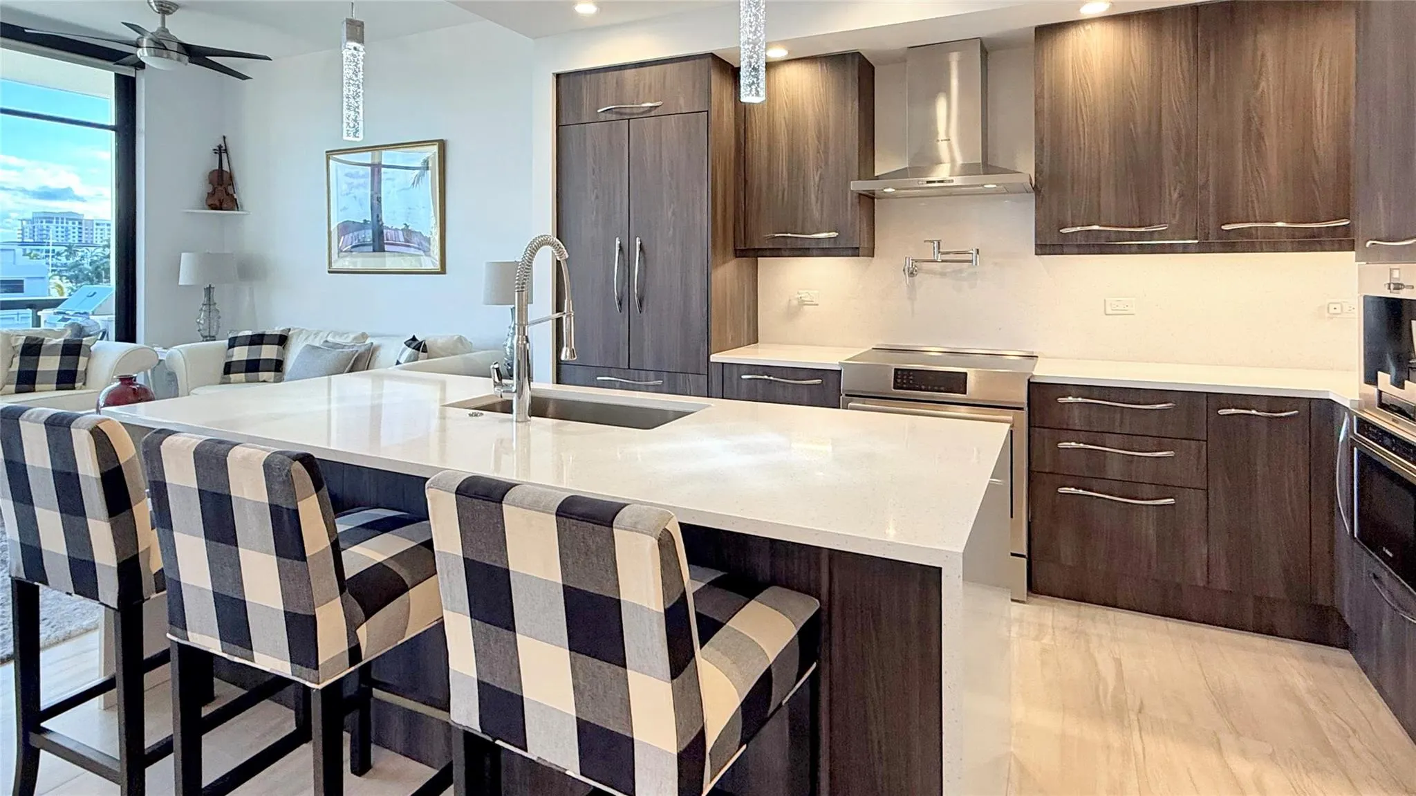 2770 NE 14th St, #303