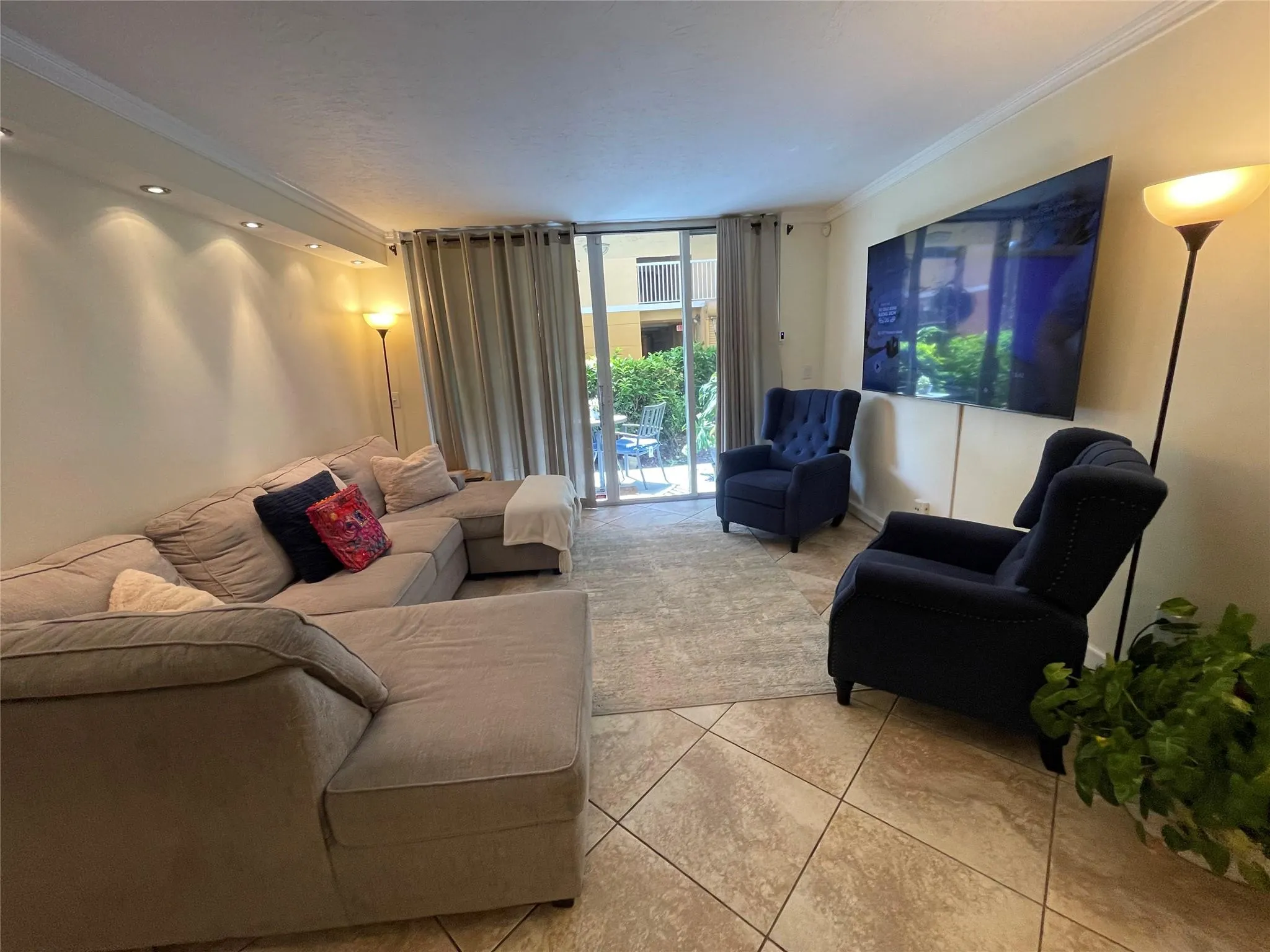 1341 SE 3rd Ave, #110