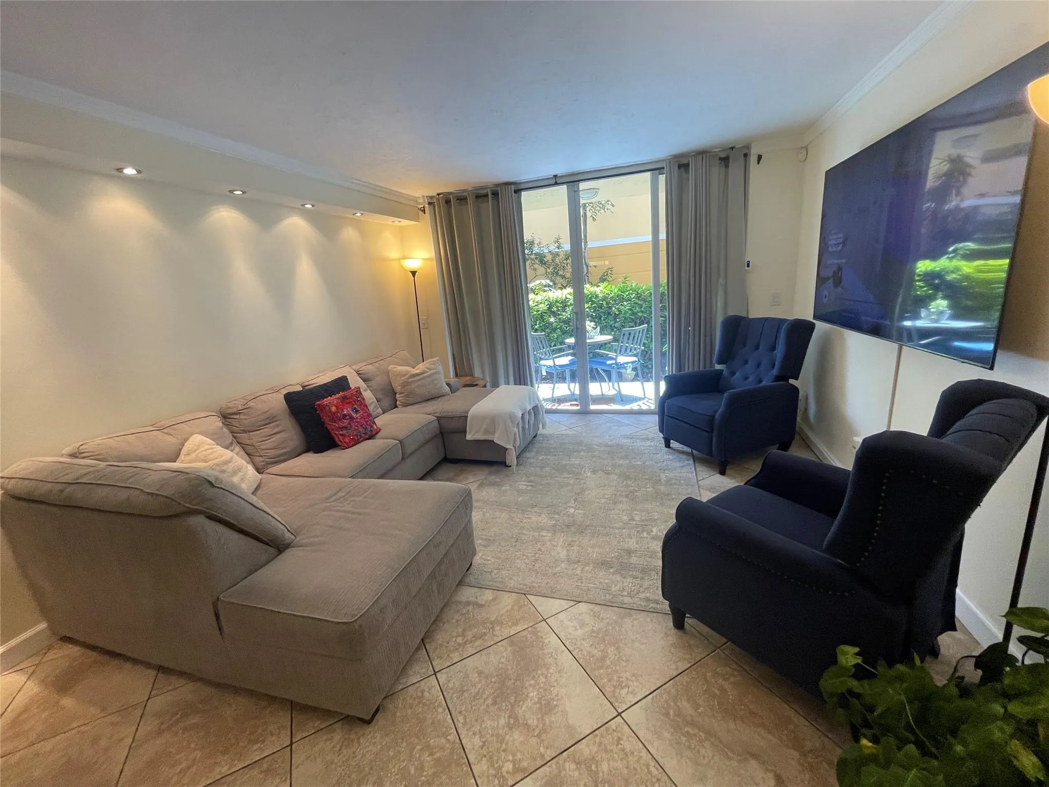 1341 SE 3rd Ave, #110