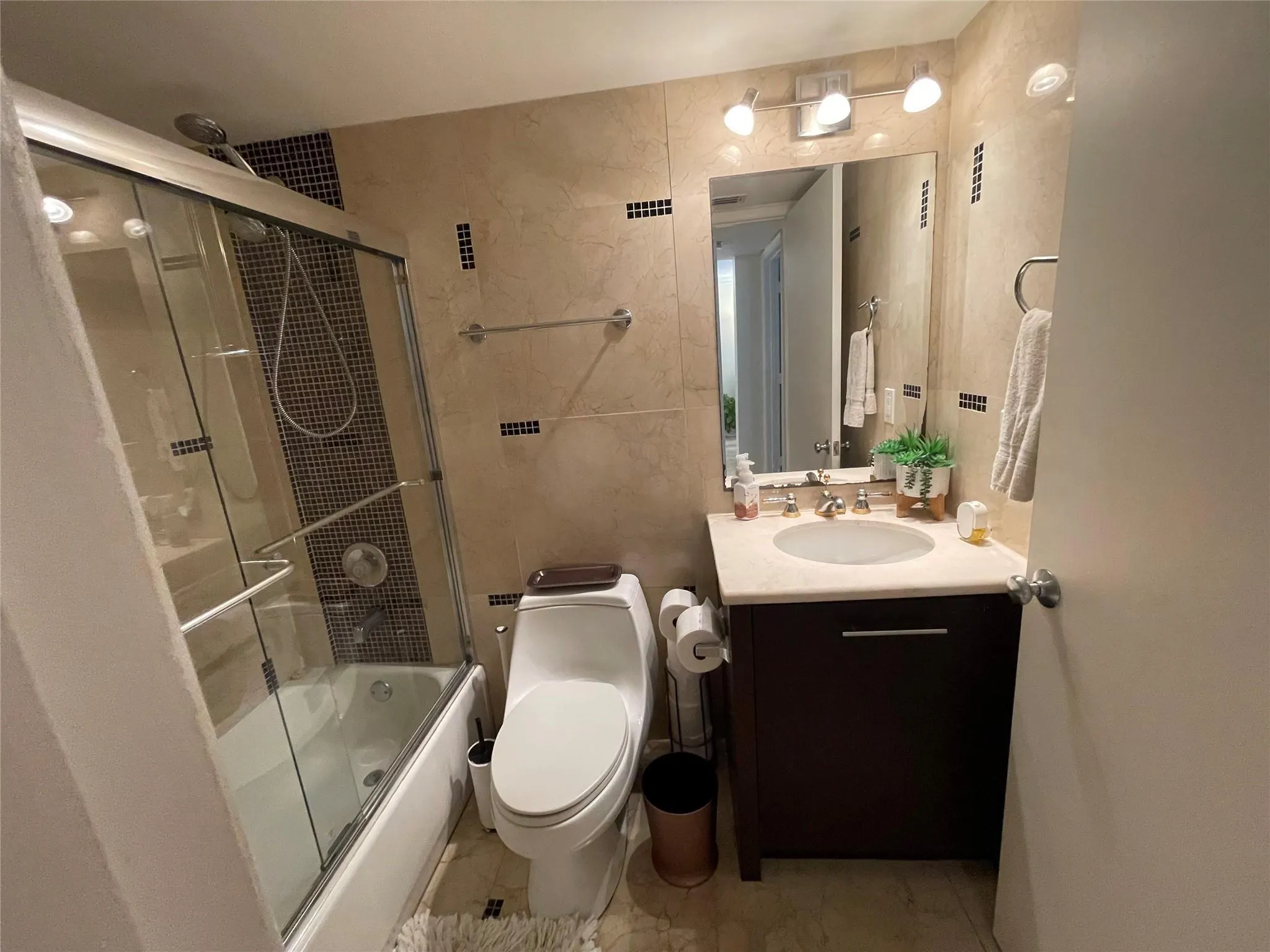 1341 SE 3rd Ave, #110