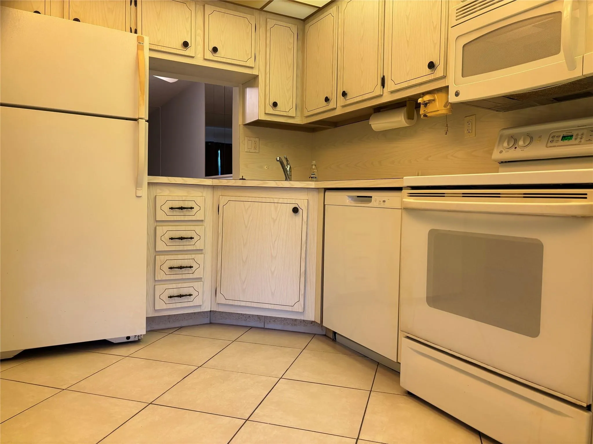 860 SE 6th Ave, #303