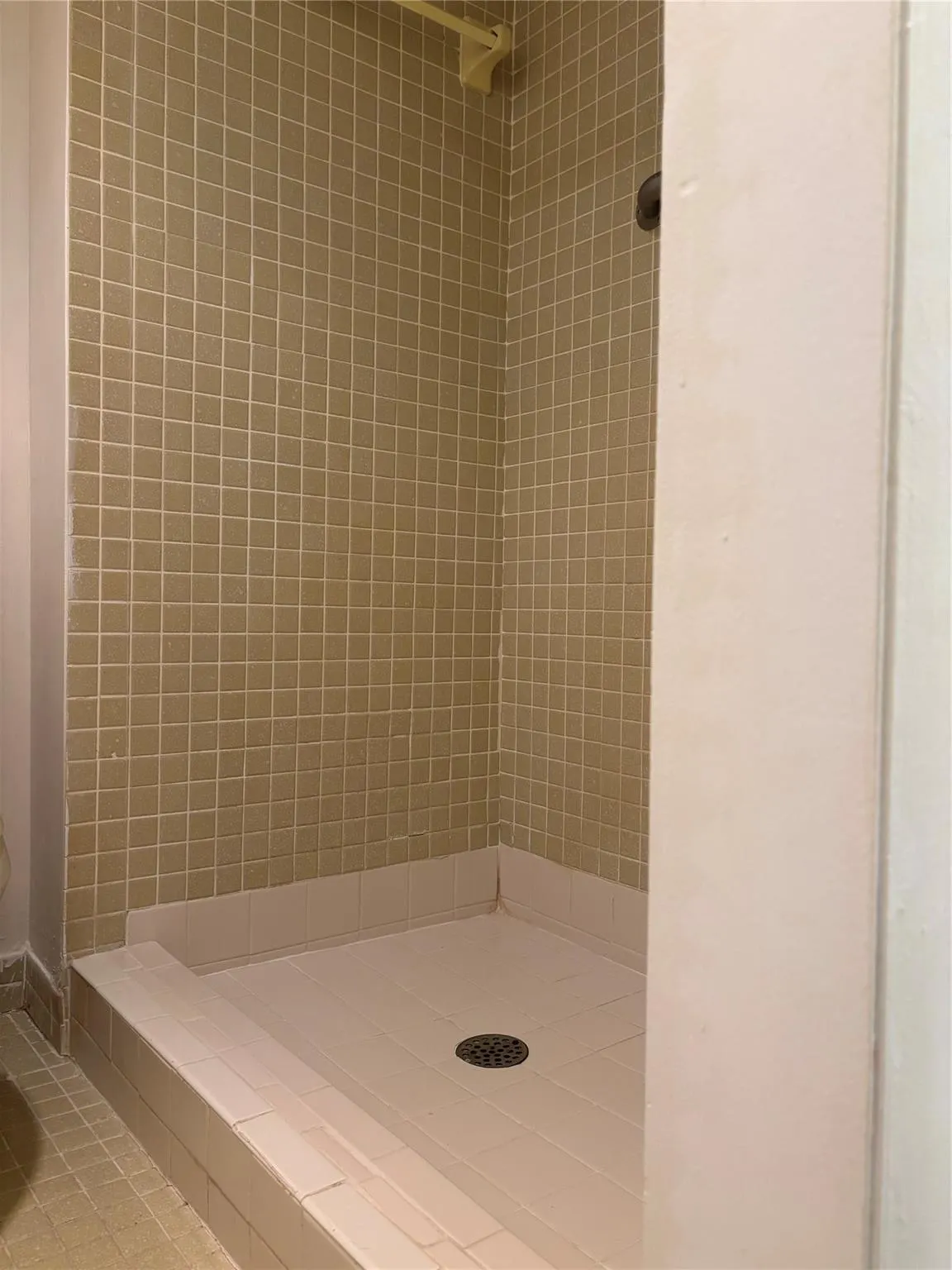 860 SE 6th Ave, #303