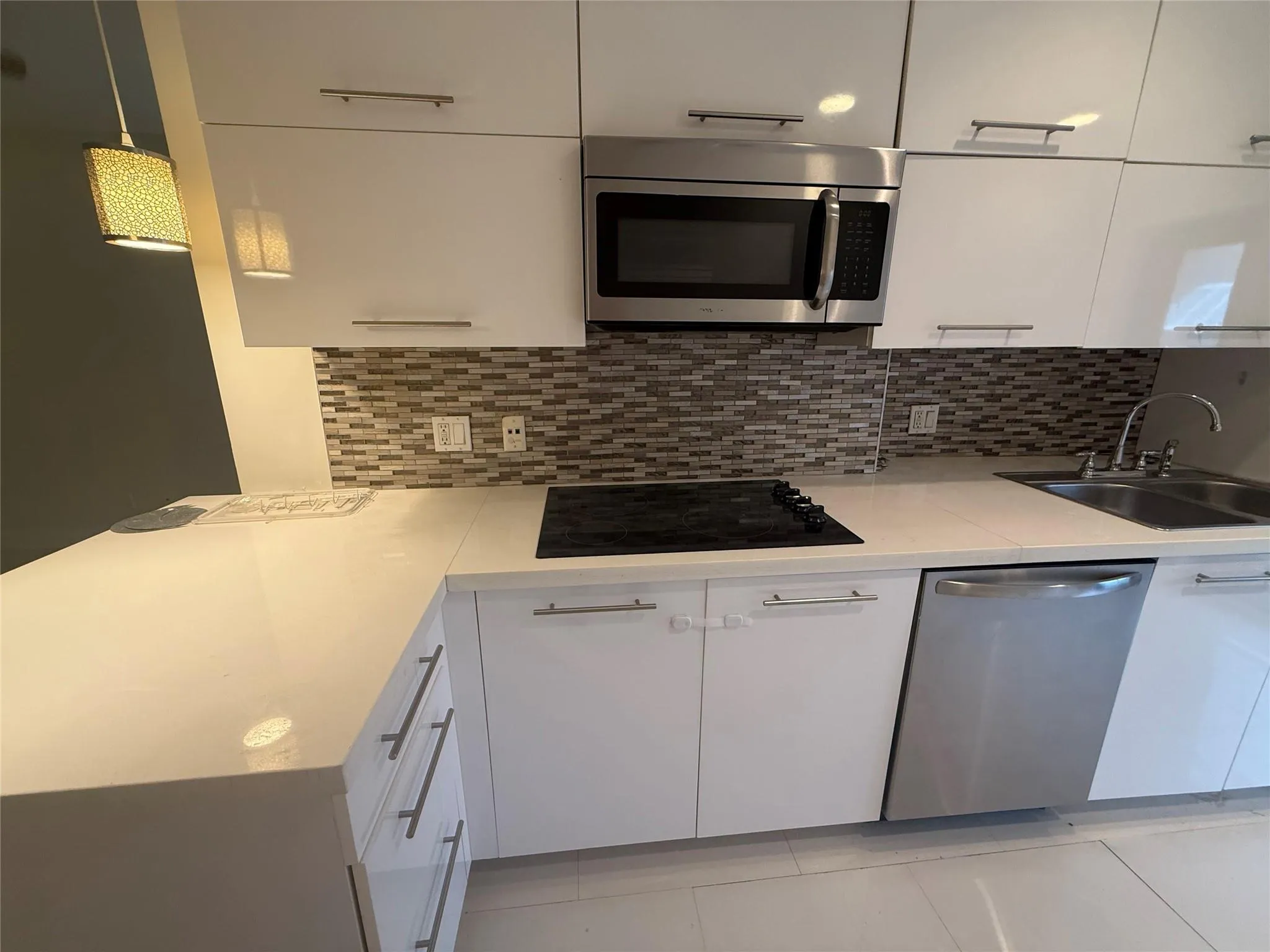 1109 E Broward Blvd, #10