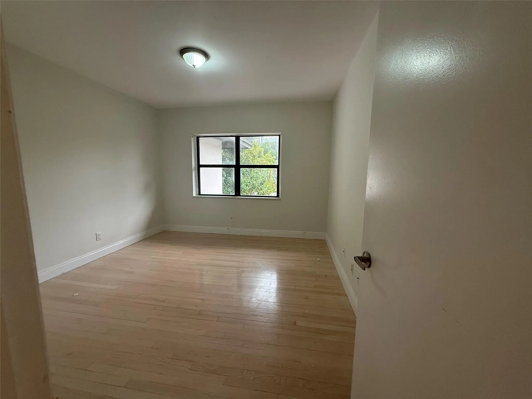 1109 E Broward Blvd, #10