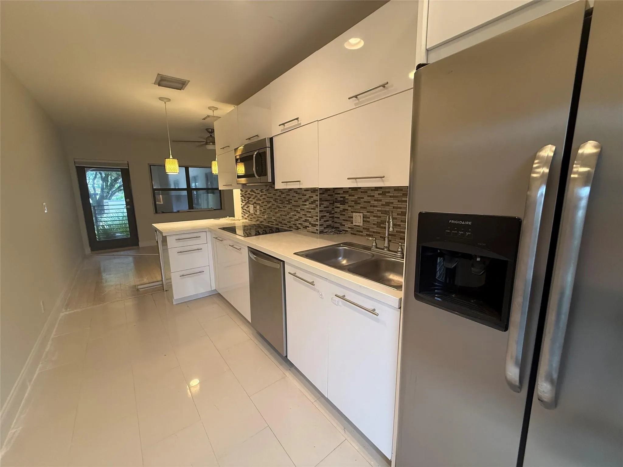 1109 E Broward Blvd, #10
