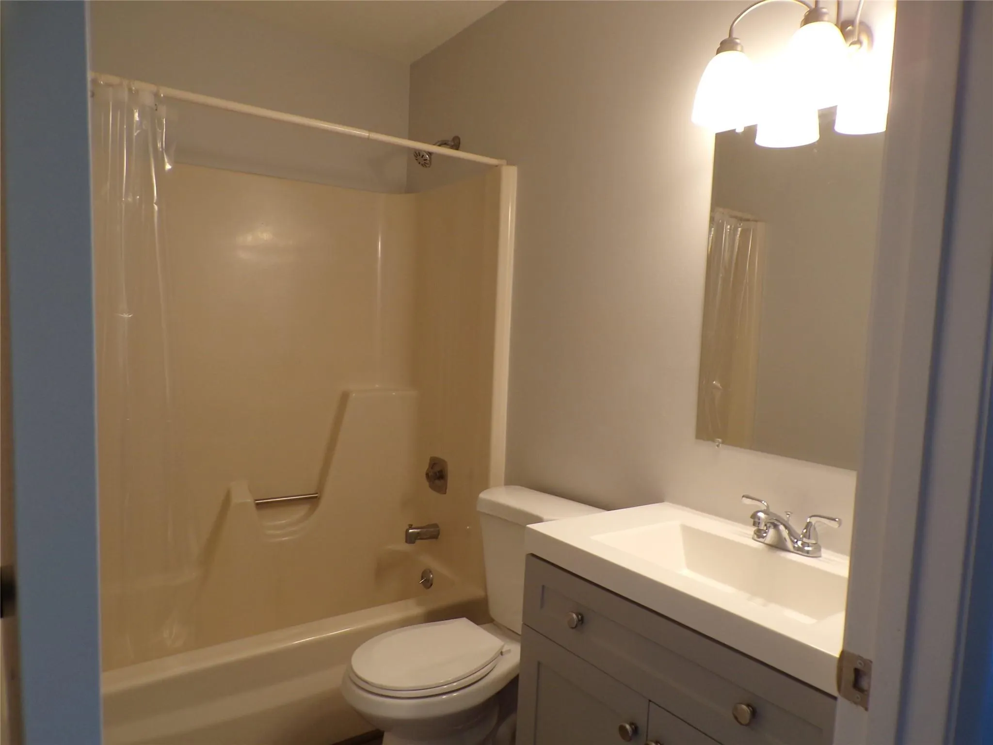 106 Spring Lake Ct, #104