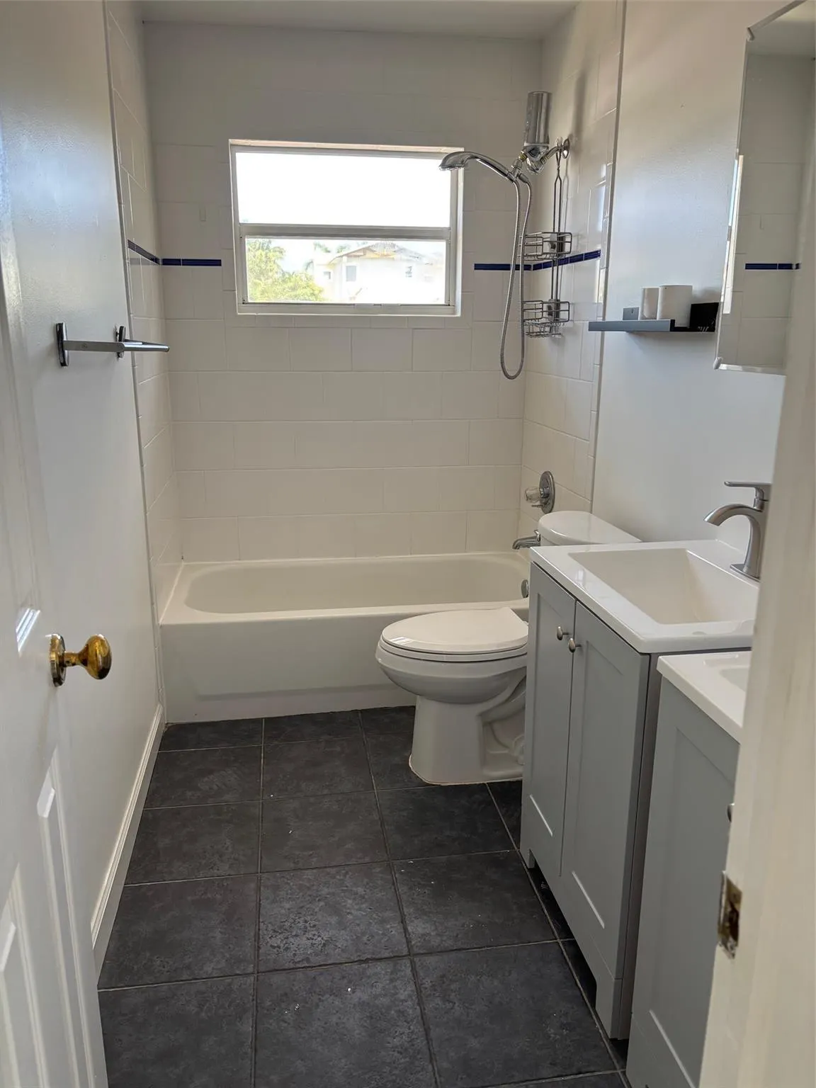 1637 NE 5th St, #2
