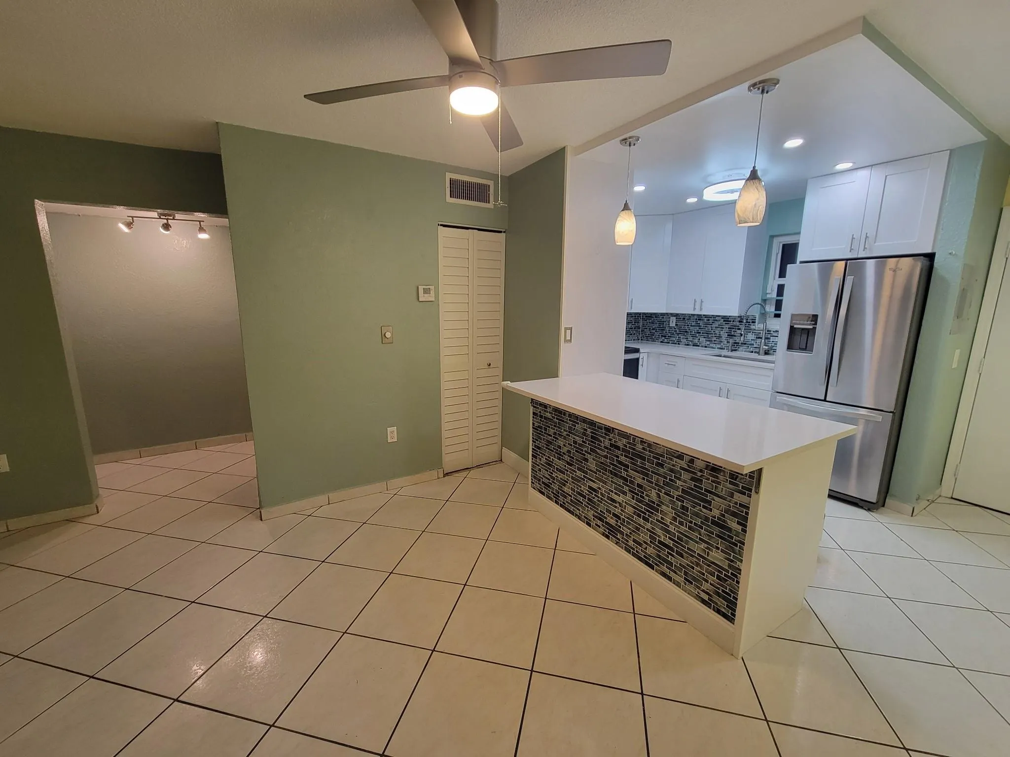 1890 W 56th St, #1113