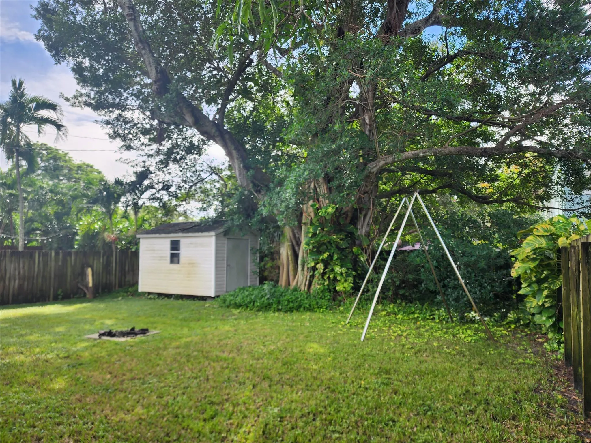 620 SW 10th St