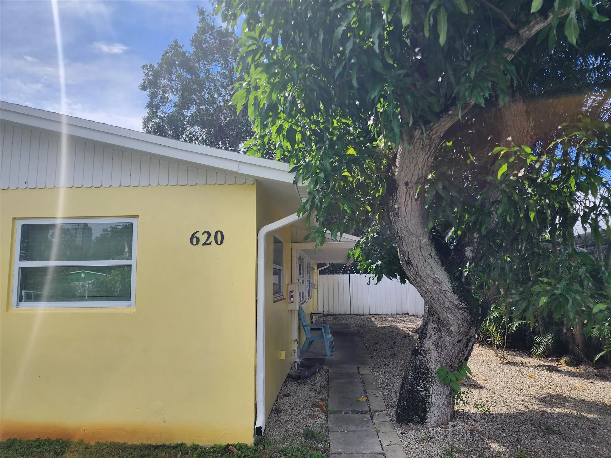 620 SW 10th St