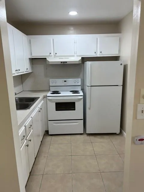 166 Newport K, #166