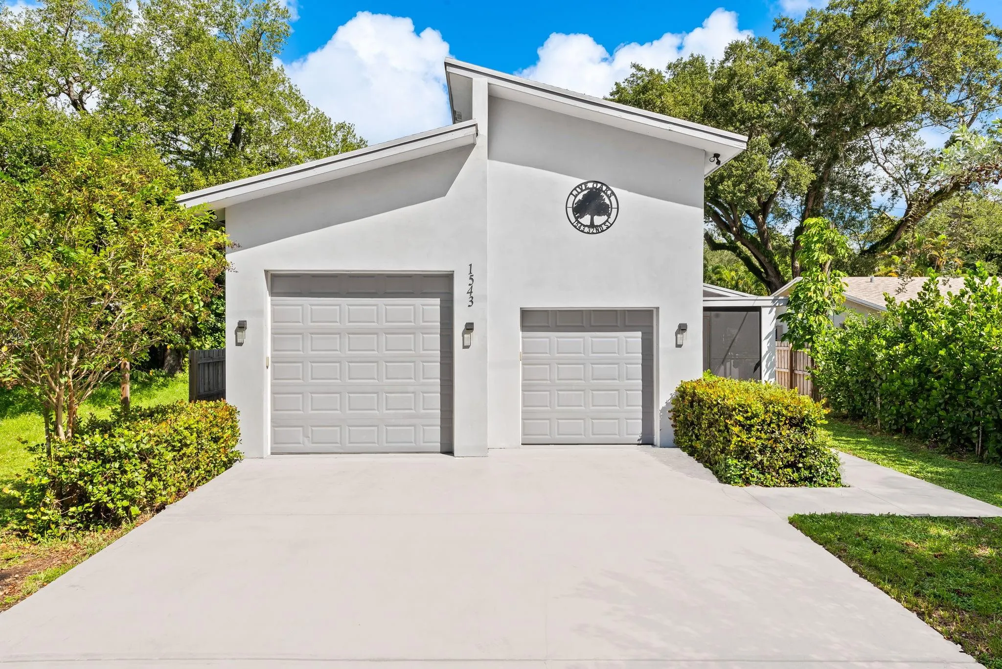 1543 SW 32nd St