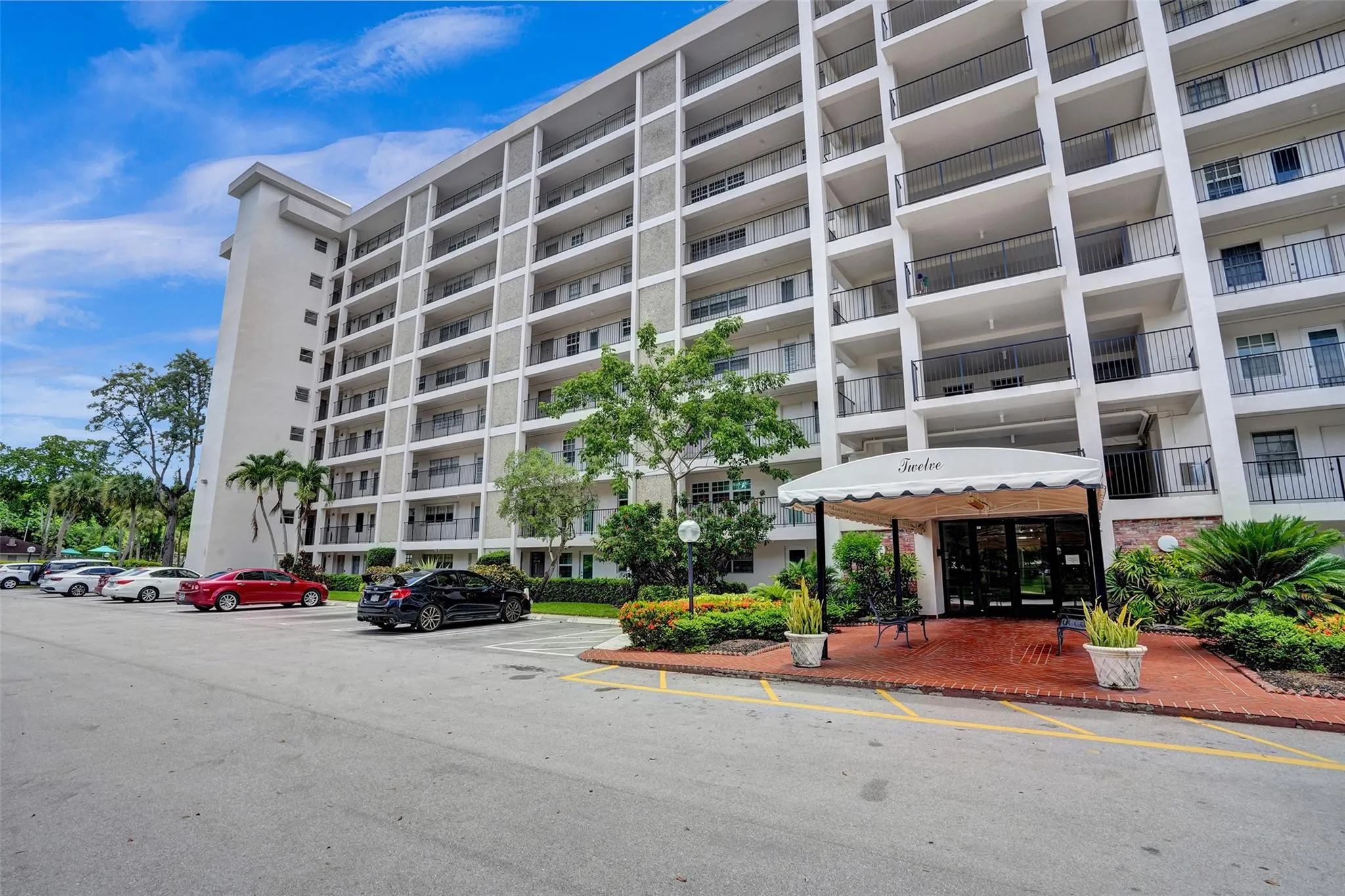 3250 N Palm Aire Dr, #607