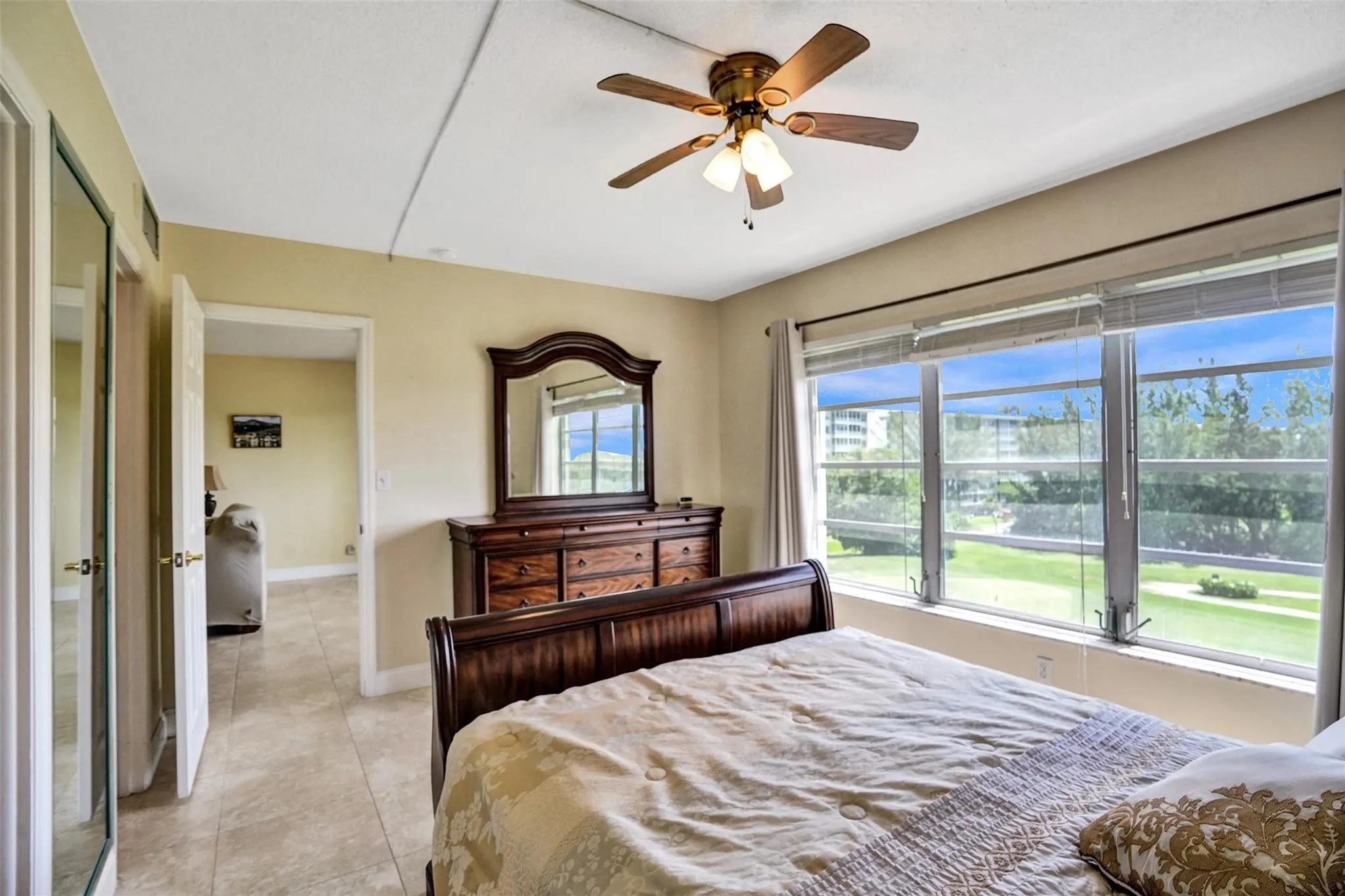 3250 N Palm Aire Dr, #607