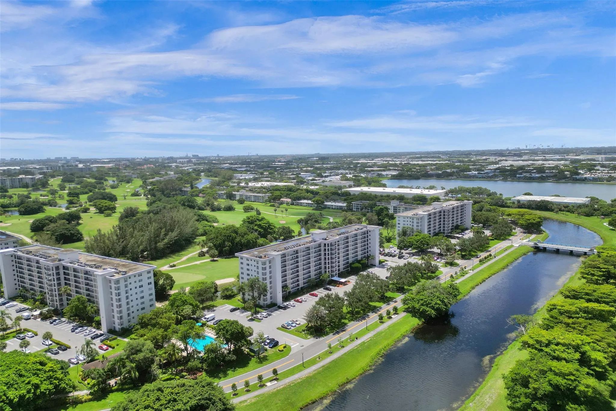 3250 N Palm Aire Dr, #607