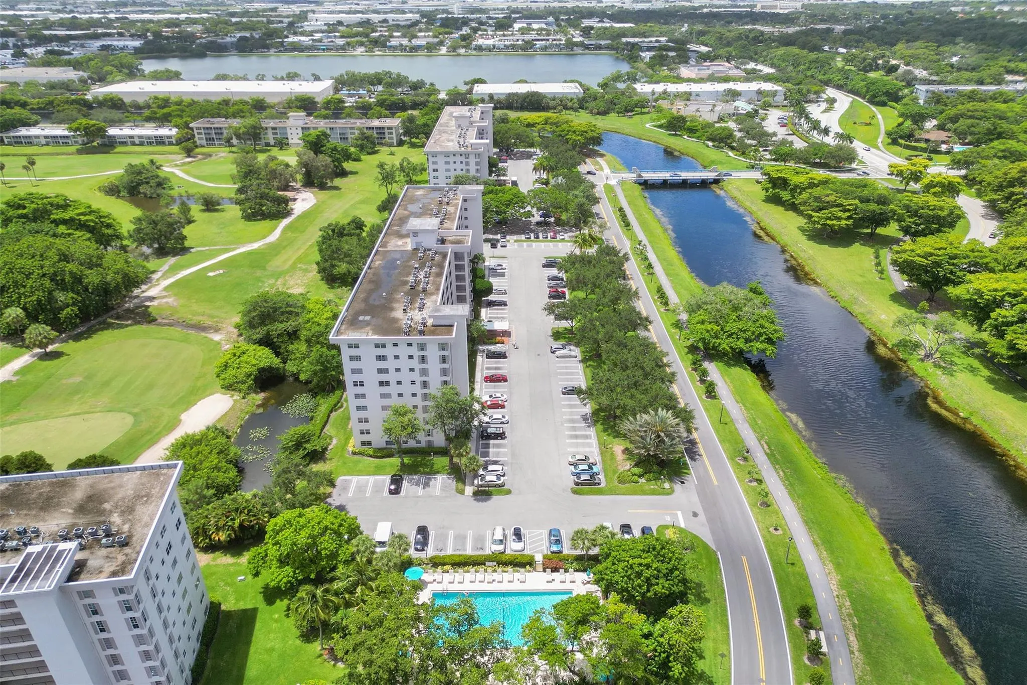 3250 N Palm Aire Dr, #607