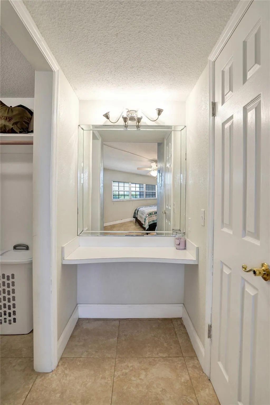 3250 N Palm Aire Dr, #607