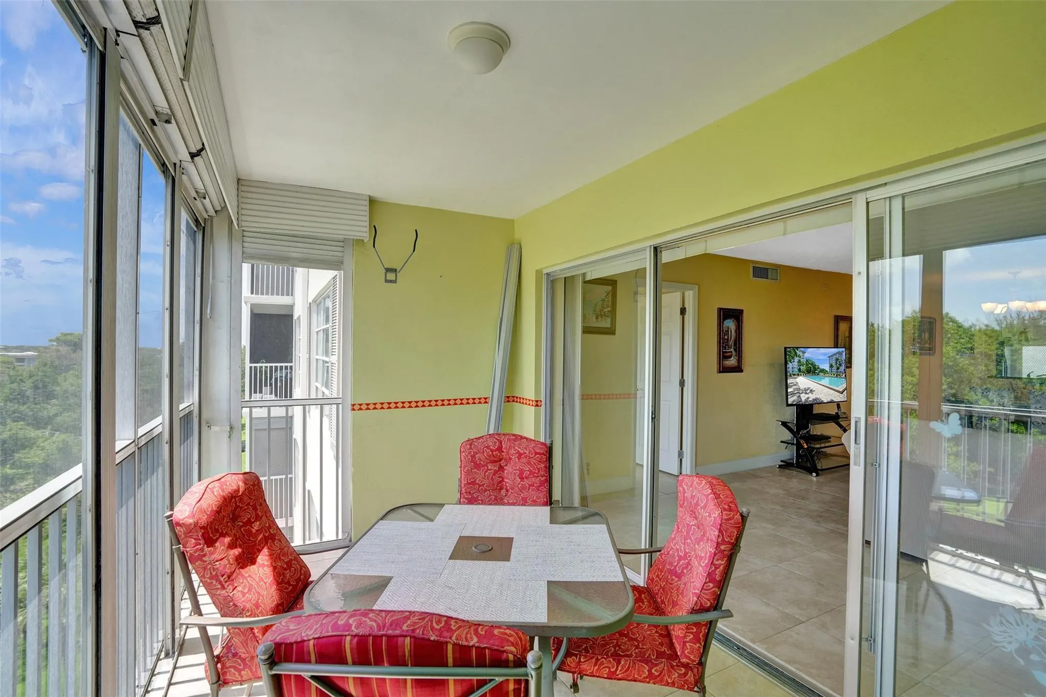 3250 N Palm Aire Dr, #607