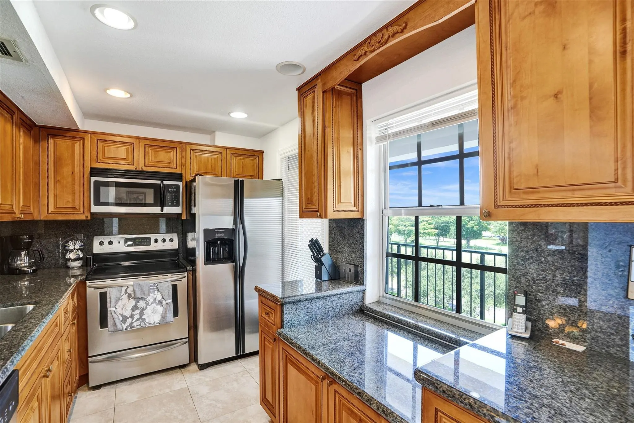 3250 N Palm Aire Dr, #607