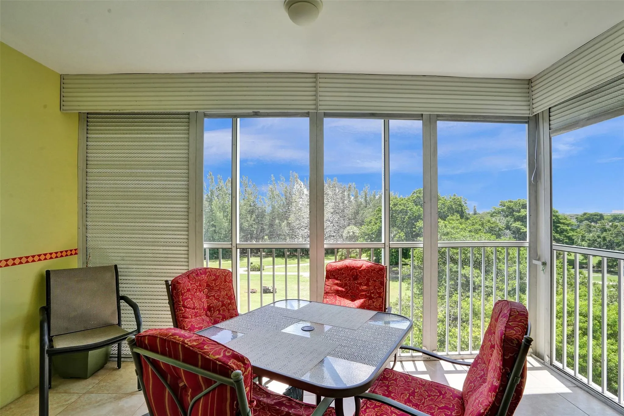3250 N Palm Aire Dr, #607