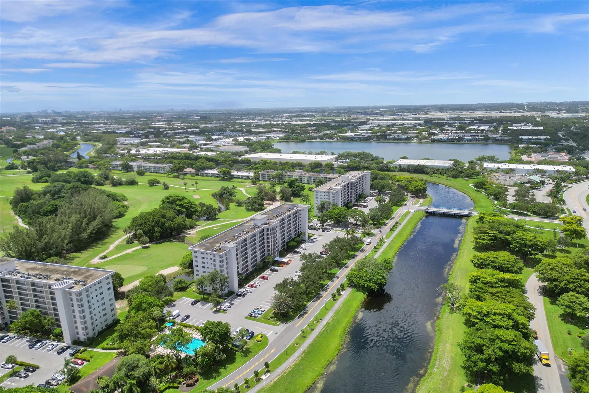 3250 N Palm Aire Dr, #607