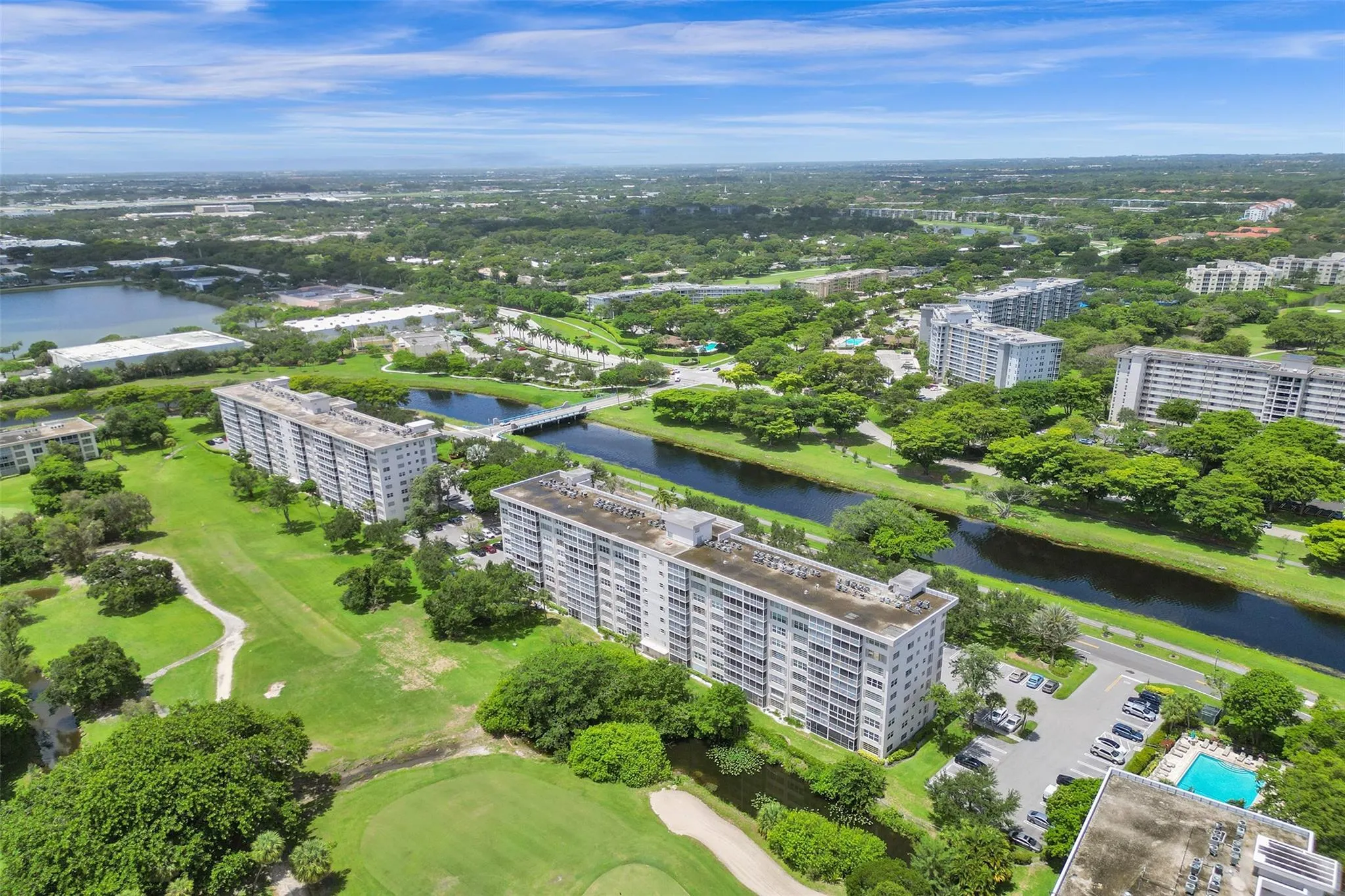 3250 N Palm Aire Dr, #607