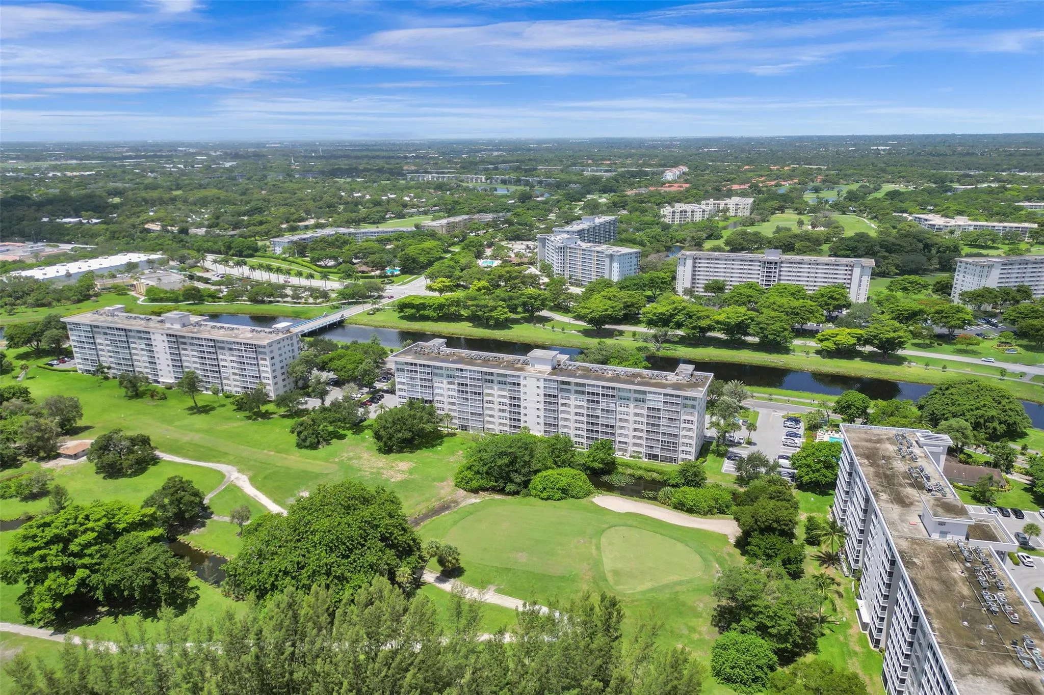 3250 N Palm Aire Dr, #607
