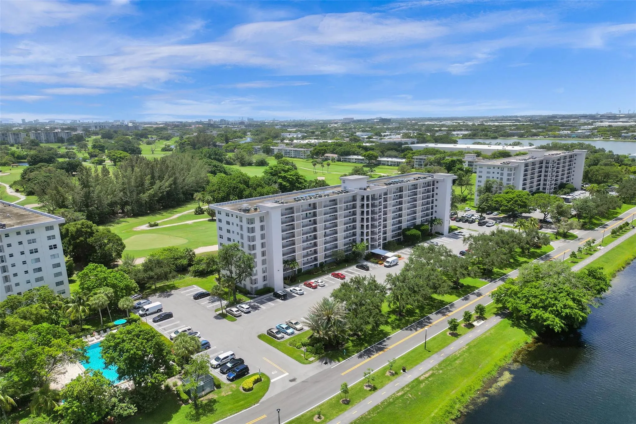 3250 N Palm Aire Dr, #607