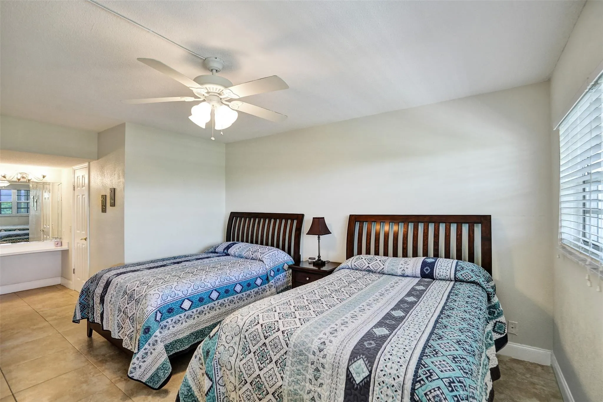 3250 N Palm Aire Dr, #607