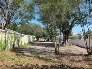 165 NW 17th Avenue