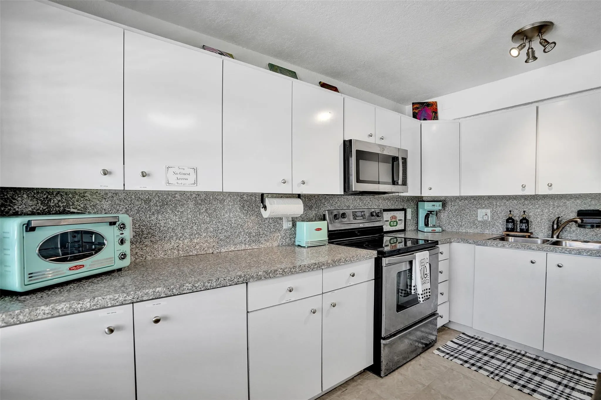 90 NE 26th St