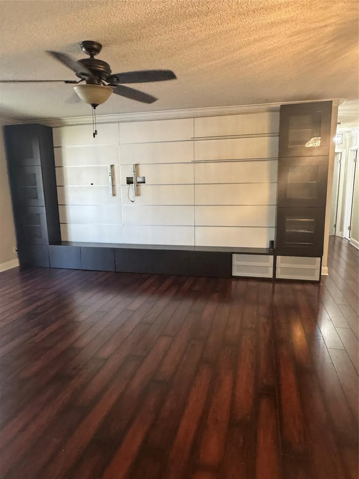 490 N Laurel Dr, #8A
