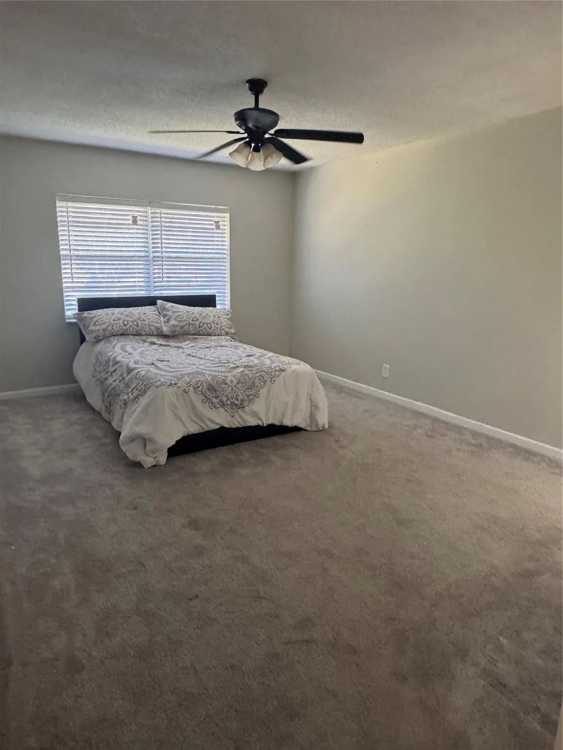 490 N Laurel Dr, #8A