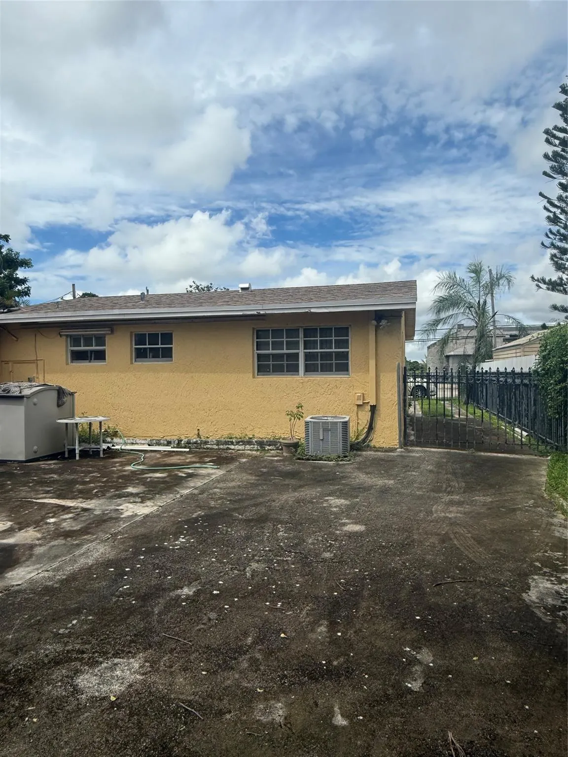 1270 NW 111th St