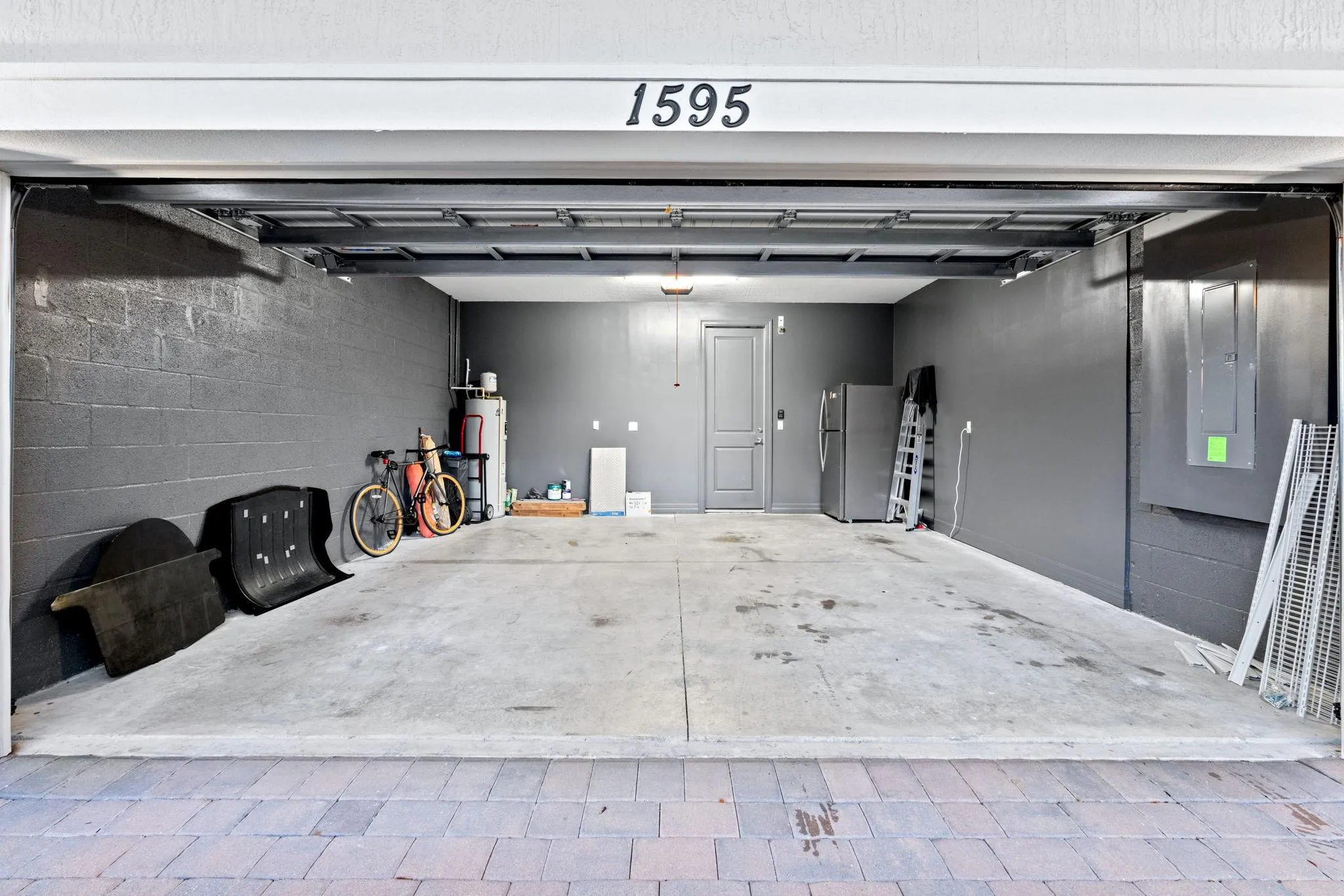 1595 Evergreen Ter