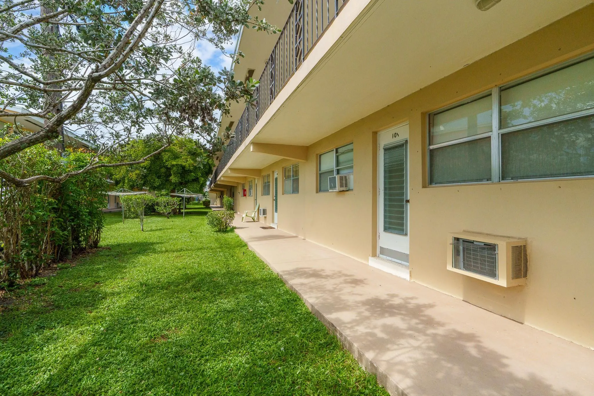 2106 NE 56th Ct, #204