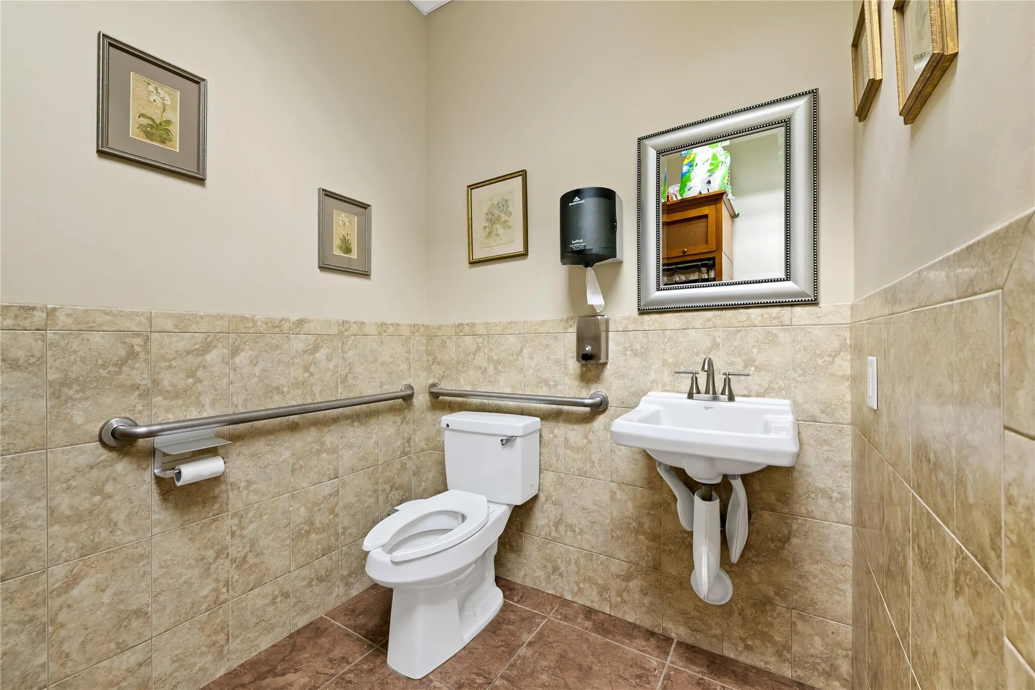 5497 Wiles Rd, #205