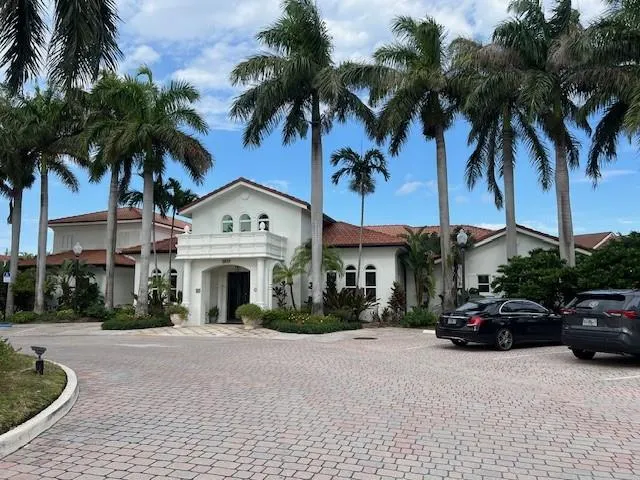 1105 Villa Ln, #1105