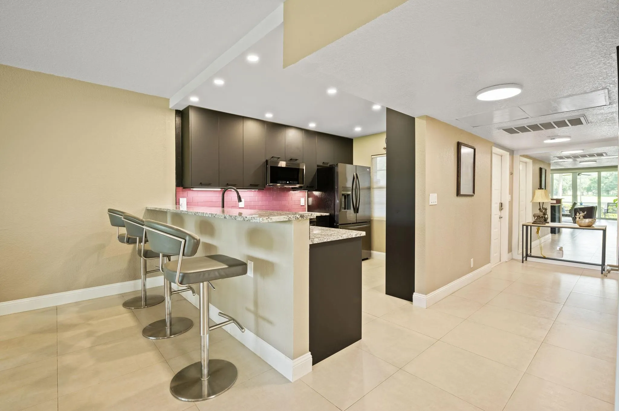 555 Oaks Ln, #112