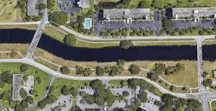 555 Oaks Ln, #112